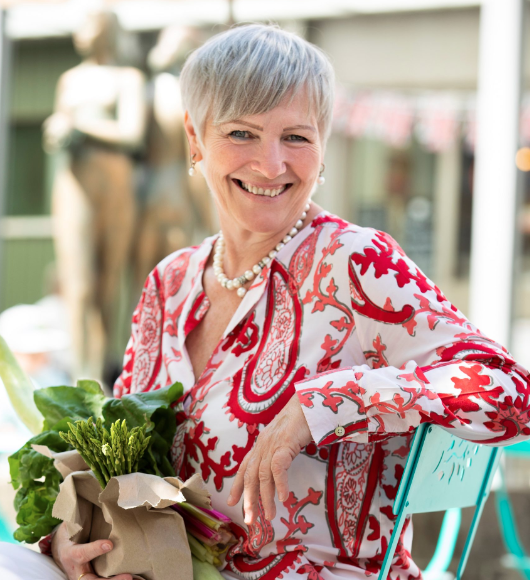 Barbara Nieddu mit frischem Gemüse